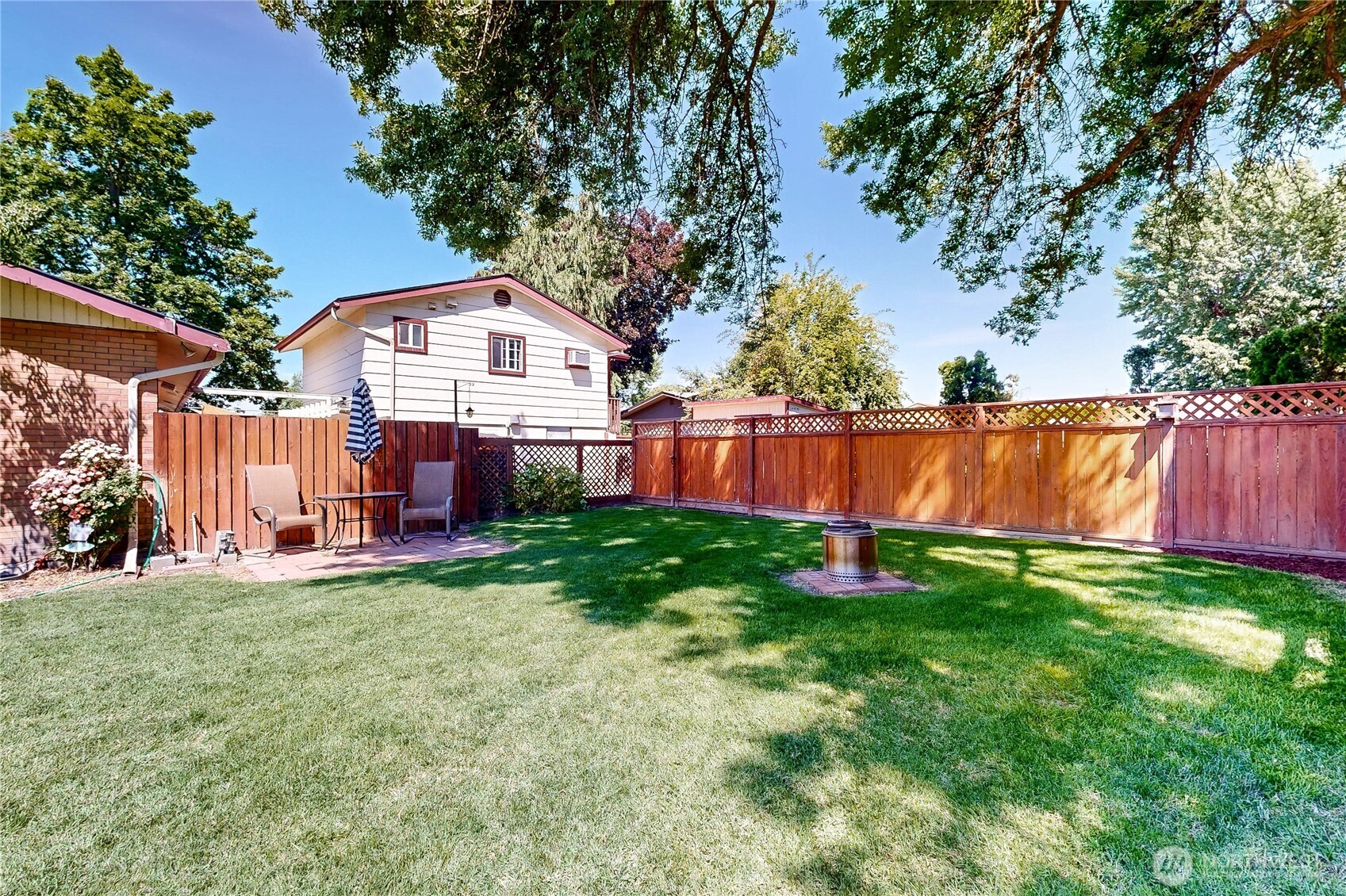 301 Ne A Street 1,2,3 Property Photo 3