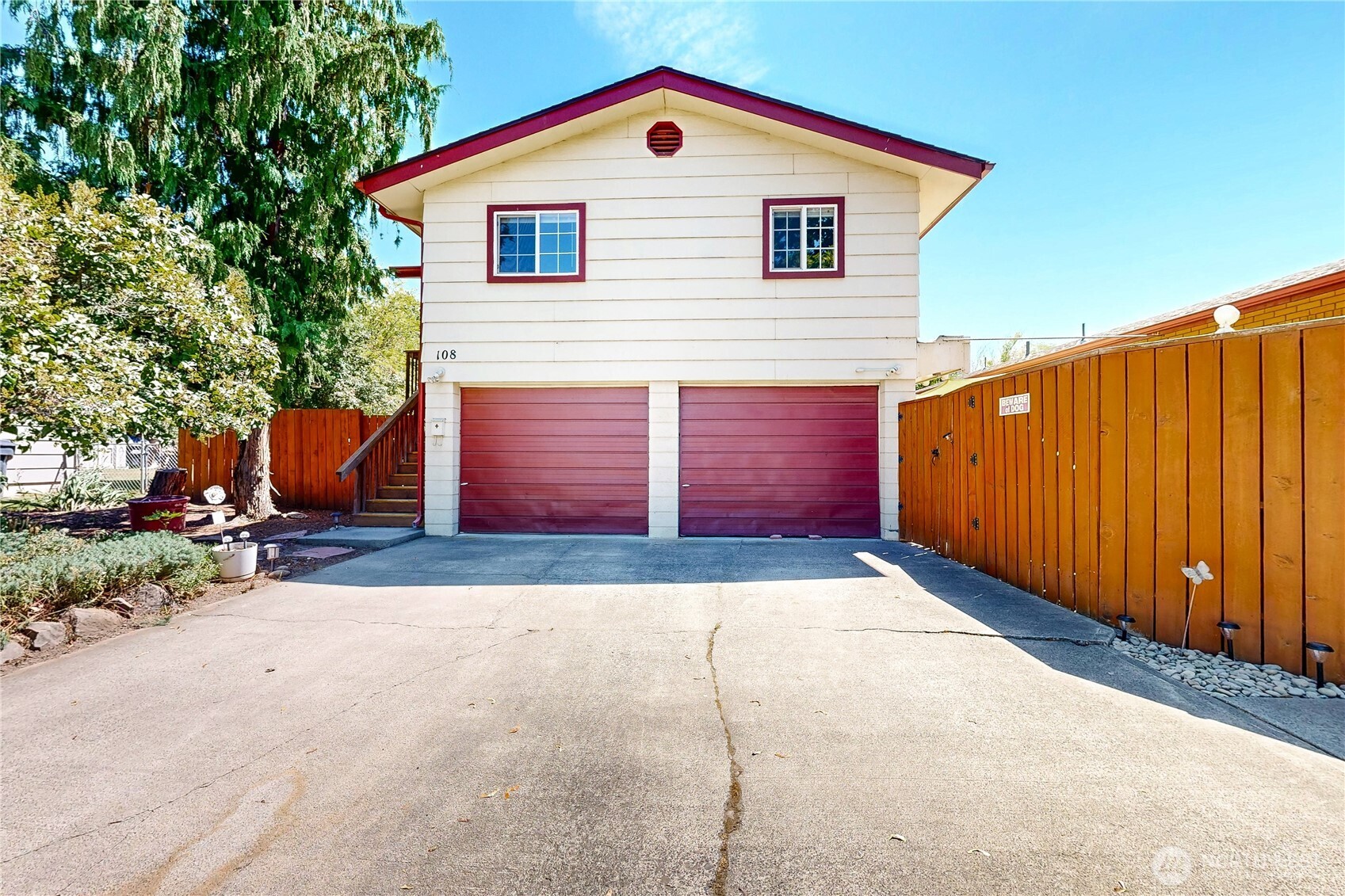 301 Ne A Street 1,2,3 Property Photo 3