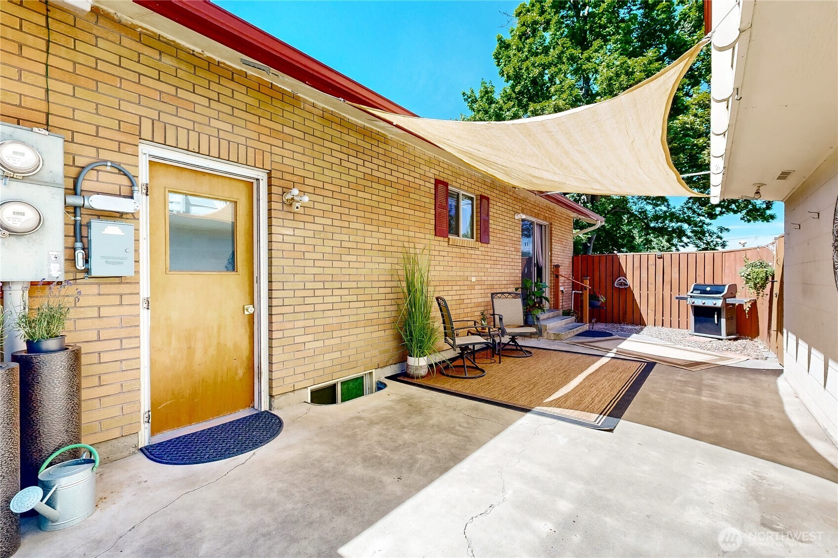 301 Ne A Street 1,2,3 Property Photo 5