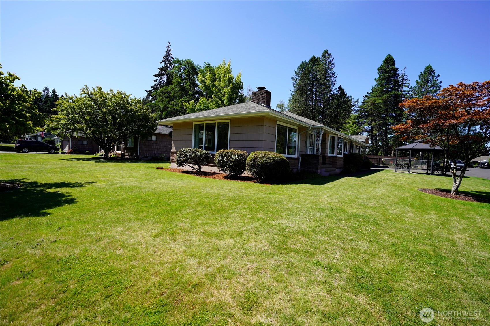 102 Laurel Place Property Photo 2