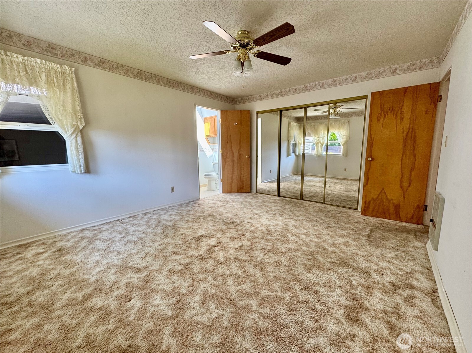 102 Laurel Place Property Photo 7