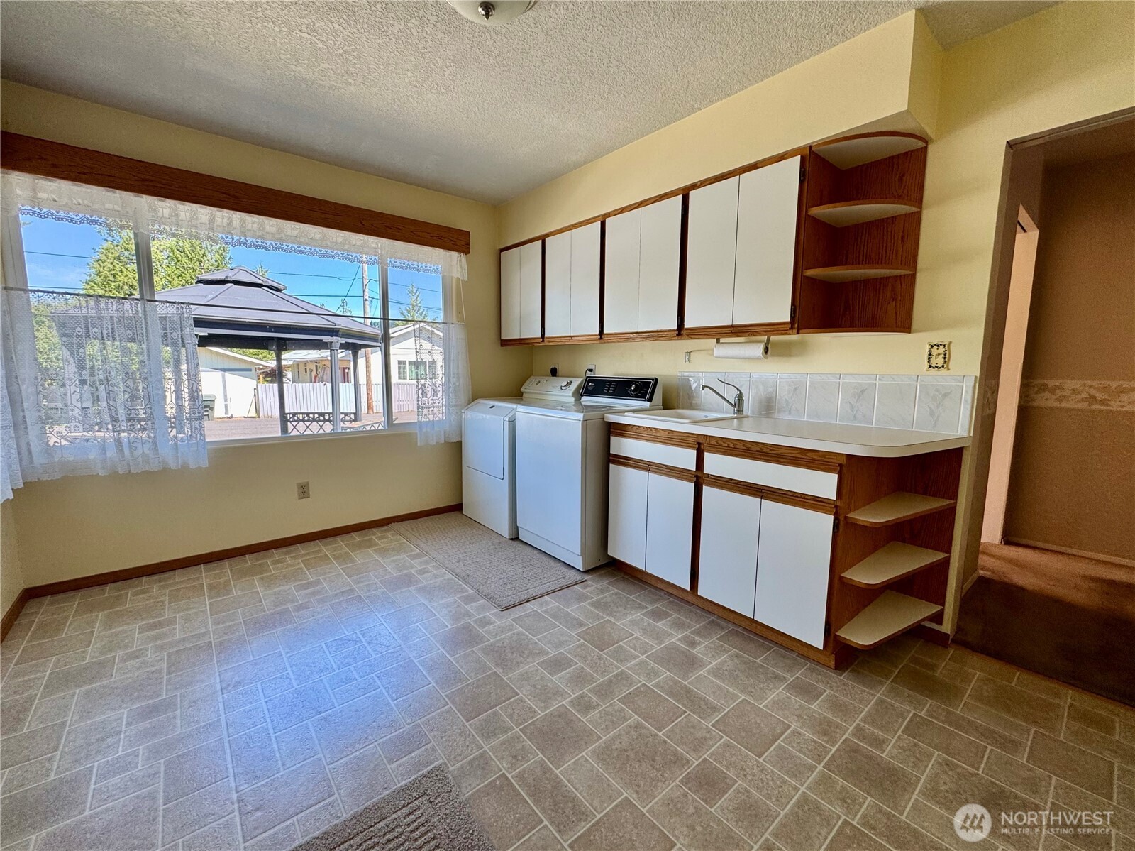 102 Laurel Place Property Photo 11