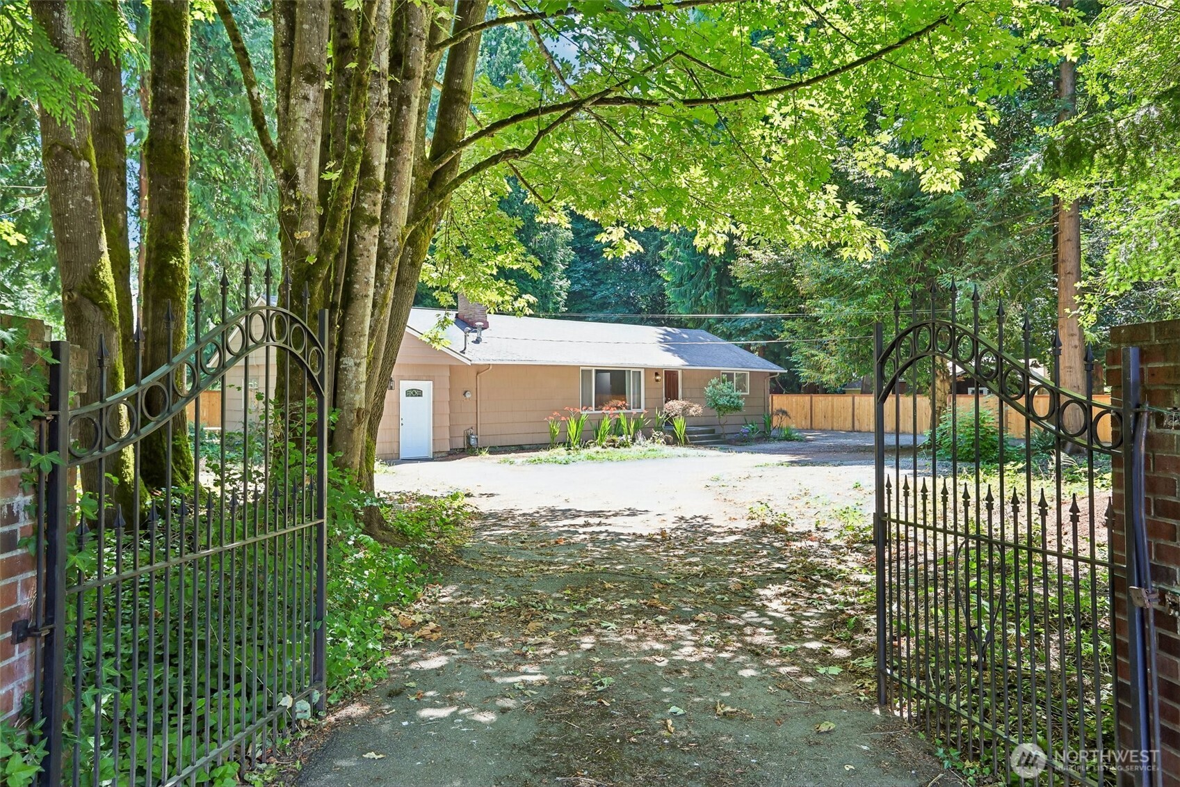 16220 Ambaum Boulevard Property Photo 2