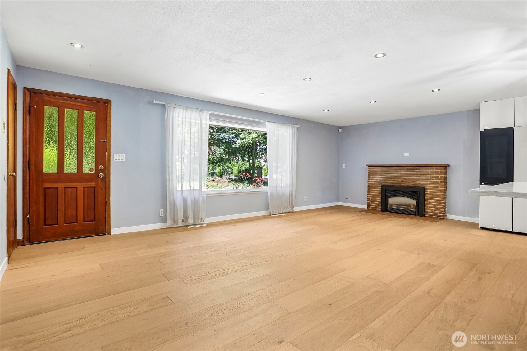 16220 Ambaum Boulevard Property Photo 6