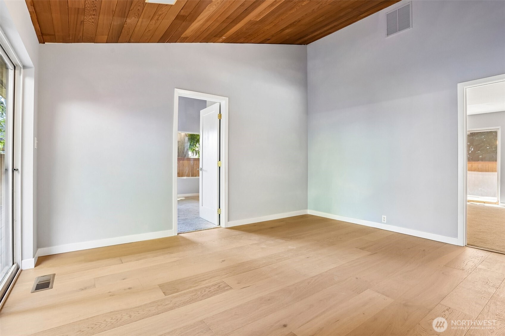 16220 Ambaum Boulevard Property Photo 13