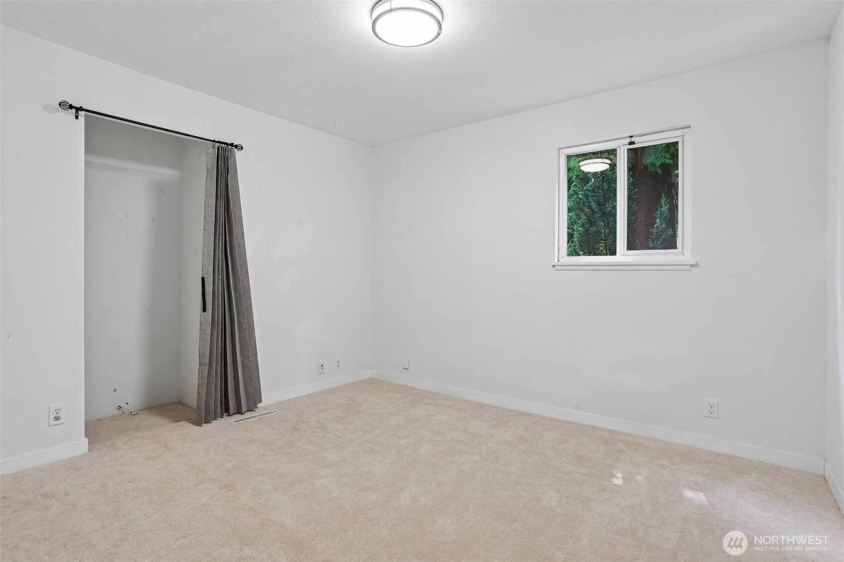16220 Ambaum Boulevard Property Photo 24