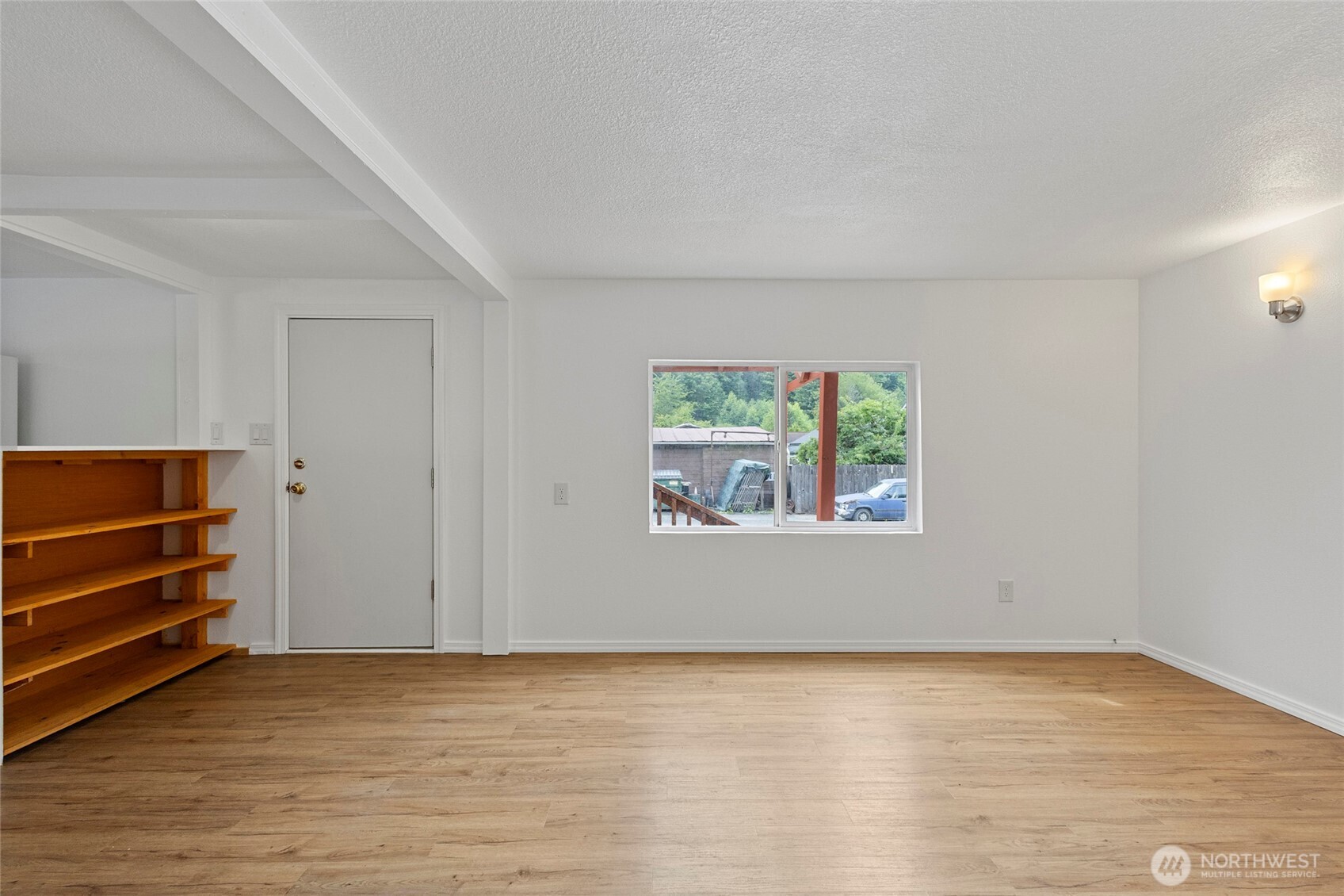 7545 S Dillard Avenue Property Photo 6