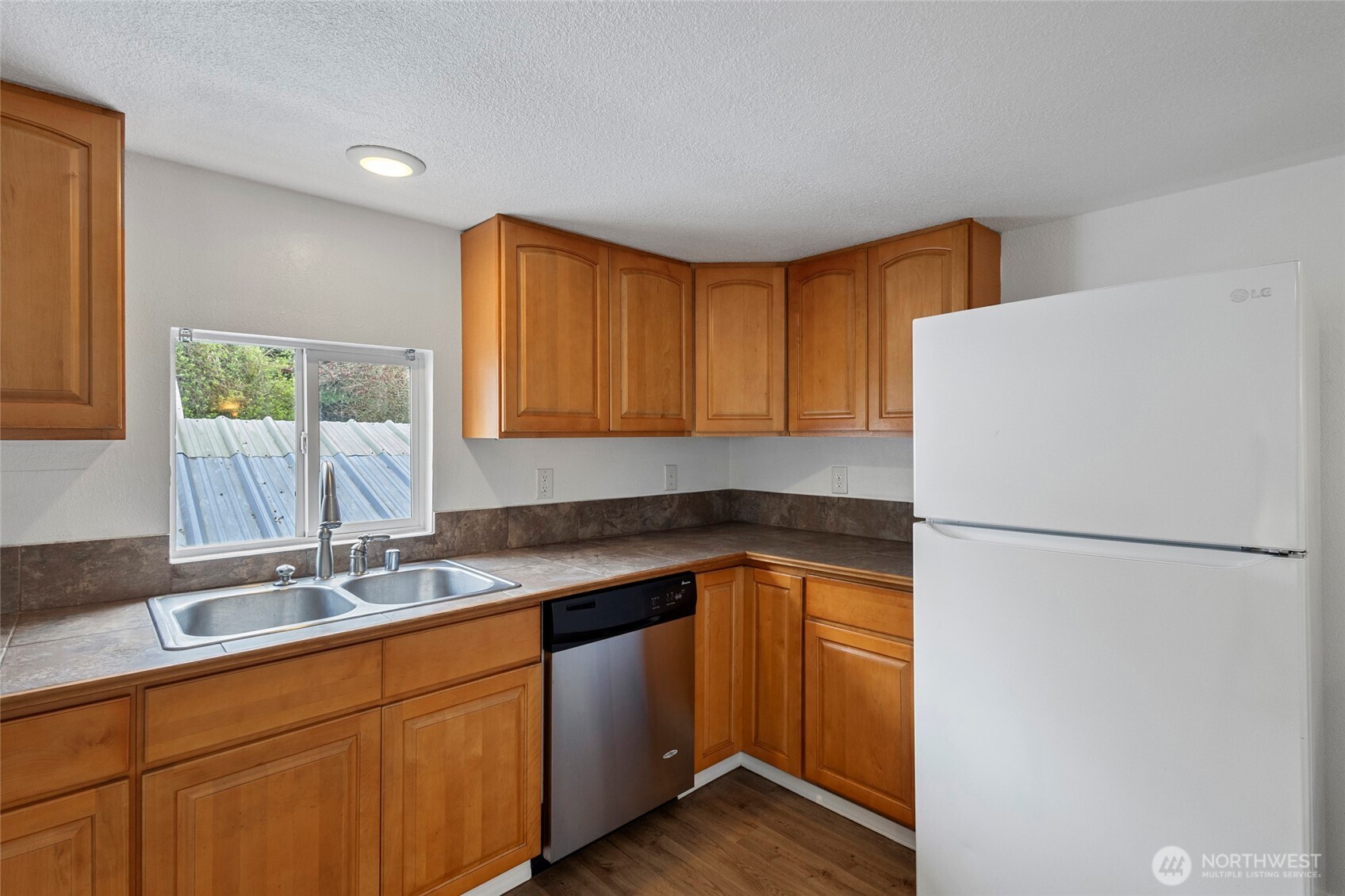 7545 S Dillard Avenue Property Photo 12