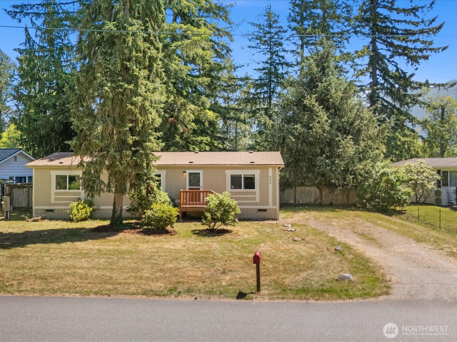 500 1st Avenue Property Photo 1