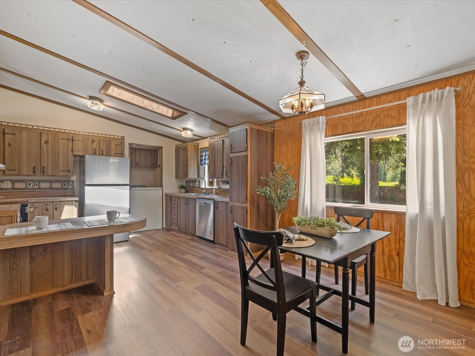 500 1st Avenue Property Photo 7