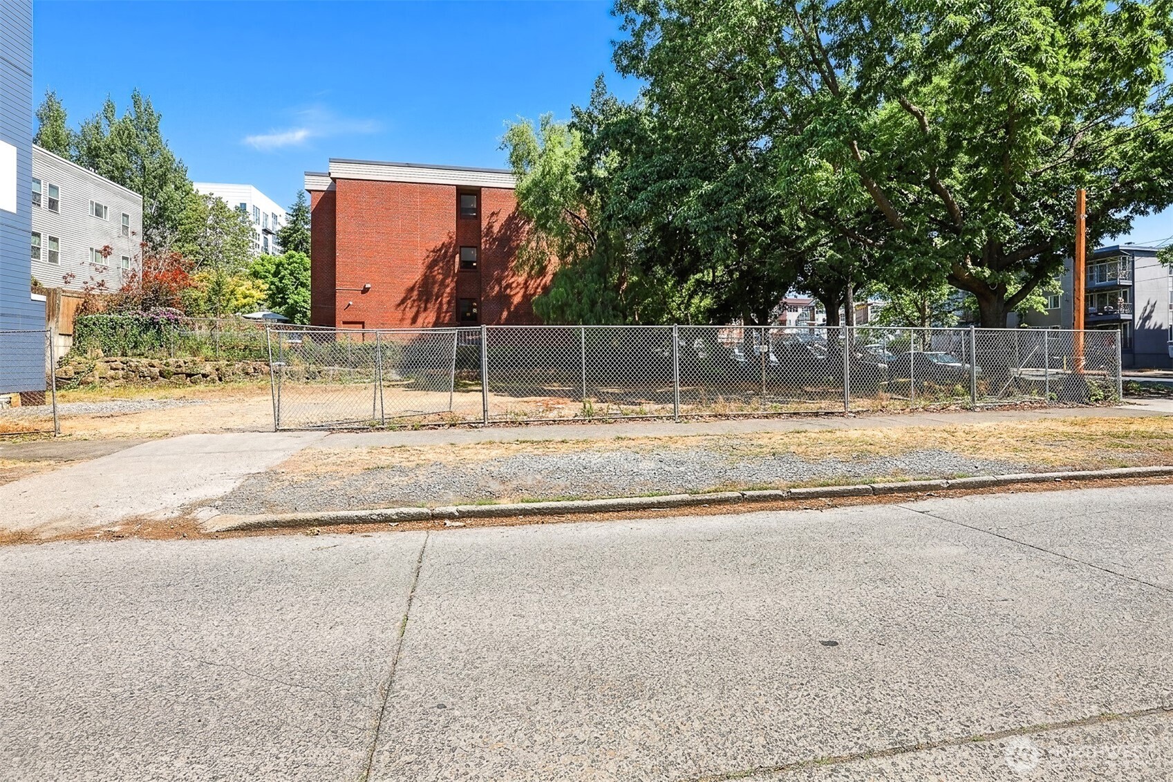 1103 Nw Market Street Property Photo 2