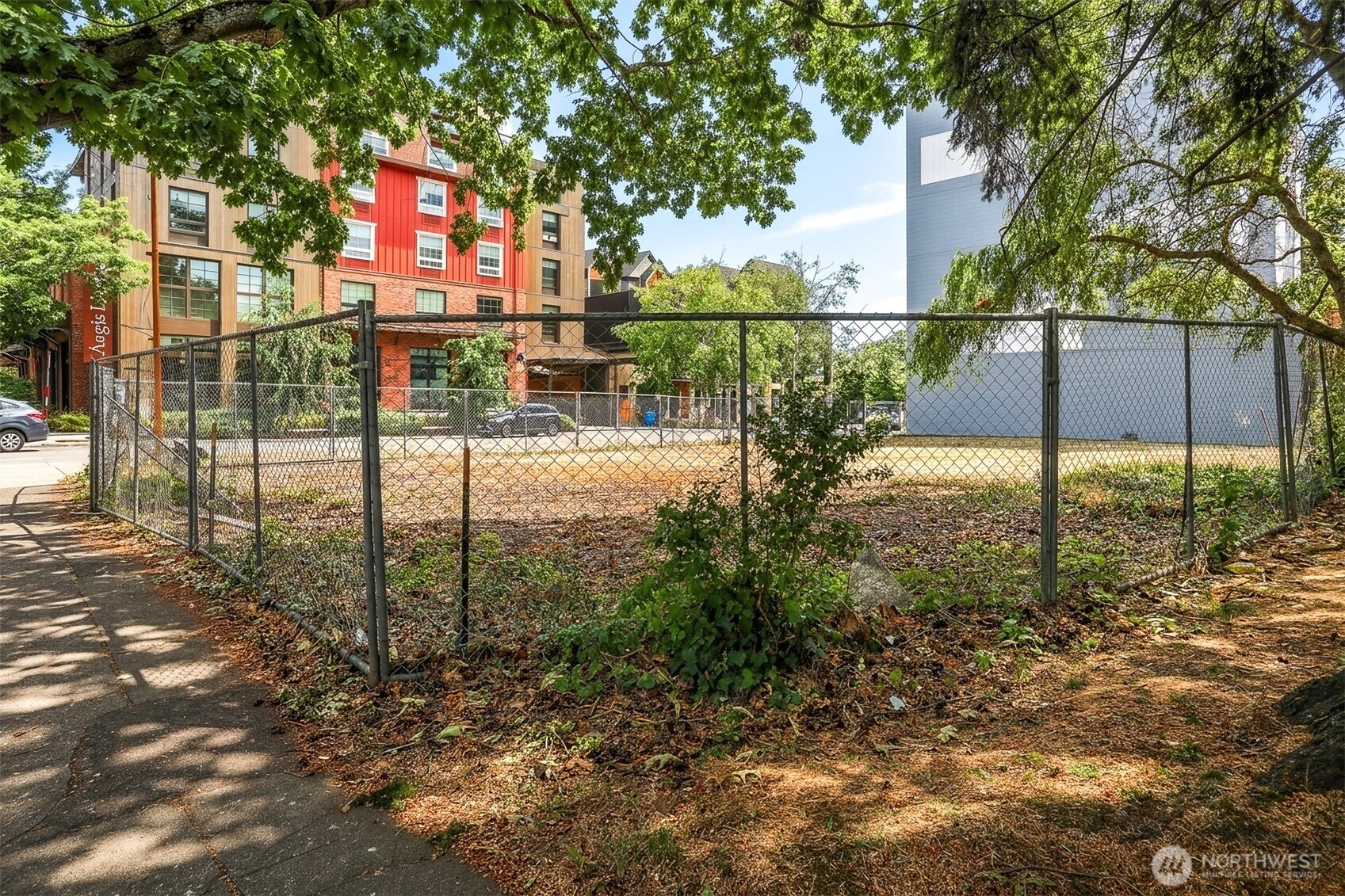 1103 Nw Market Street Property Photo 4