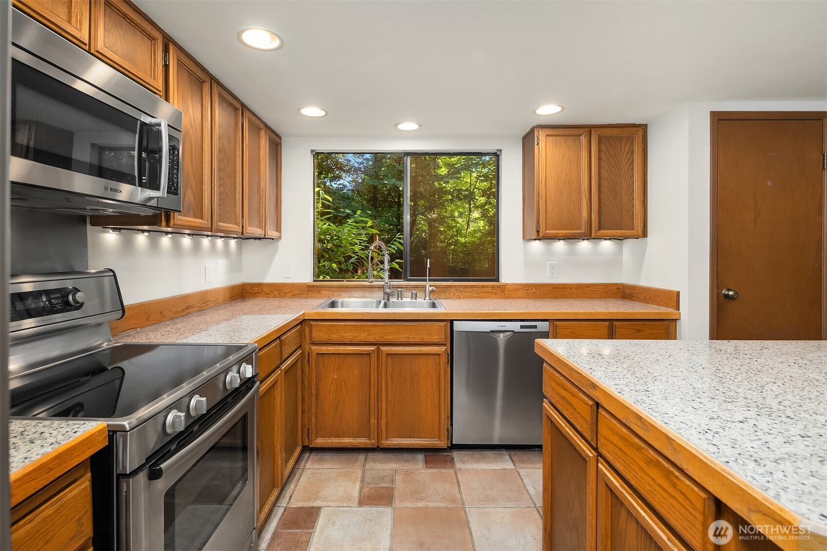 2922 147th Place Property Photo 13