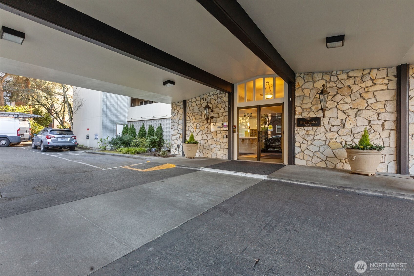 525 Belmont Avenue 7a Property Photo 24