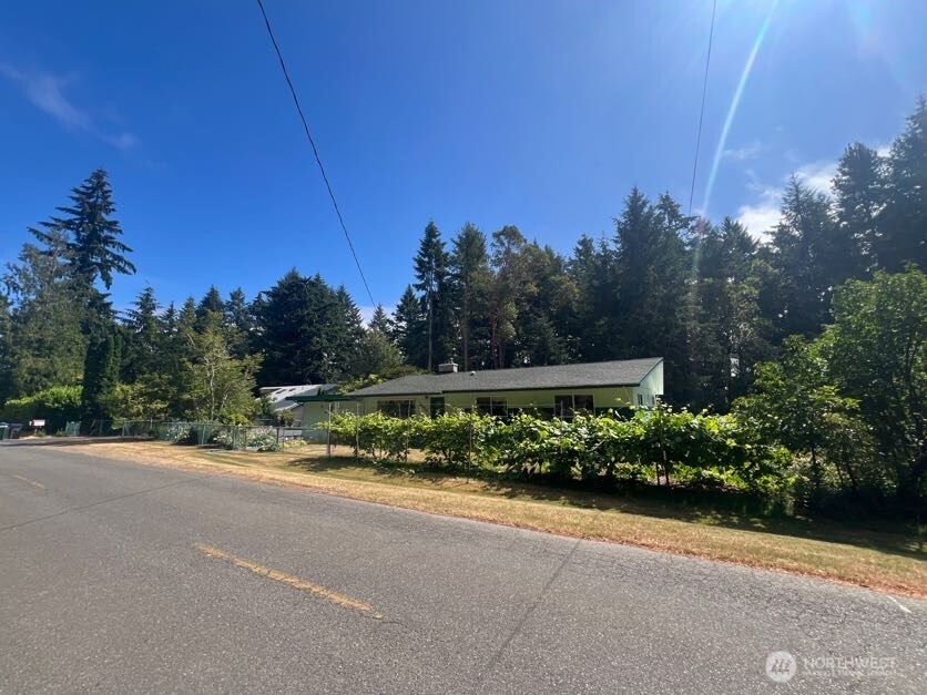 4430 Pine Avenue Property Photo 2