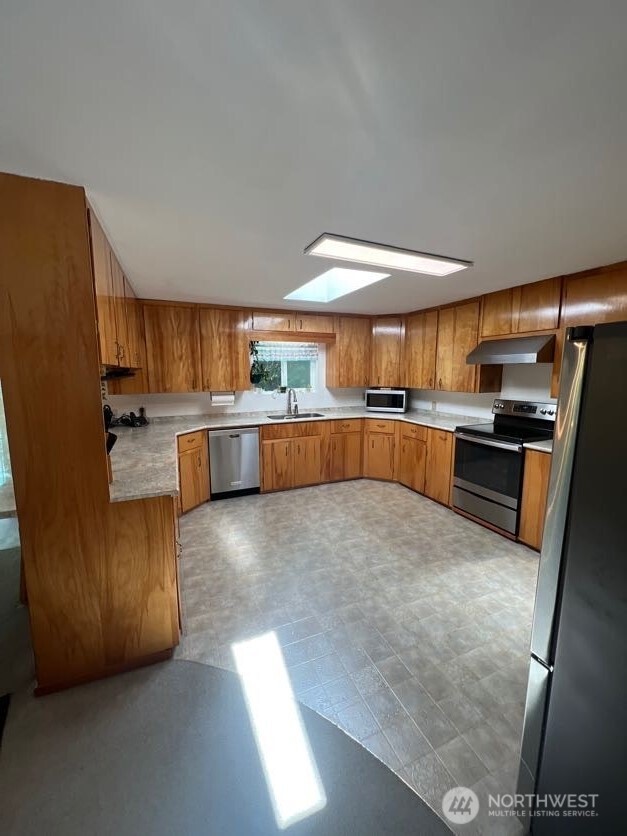 4430 Pine Avenue Property Photo 7