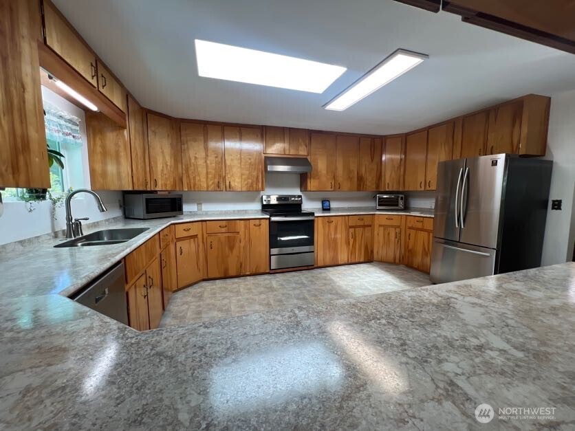 4430 Pine Avenue Property Photo 8