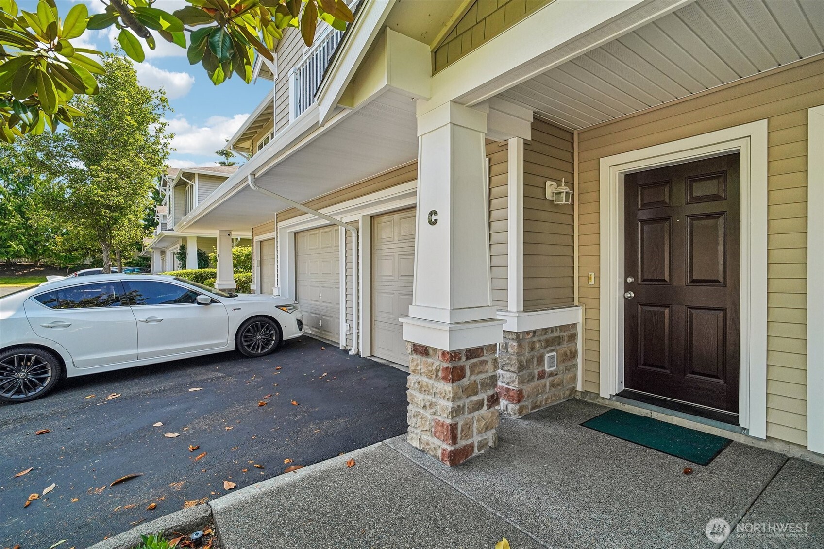6443 Hazel Avenue C Property Photo 6
