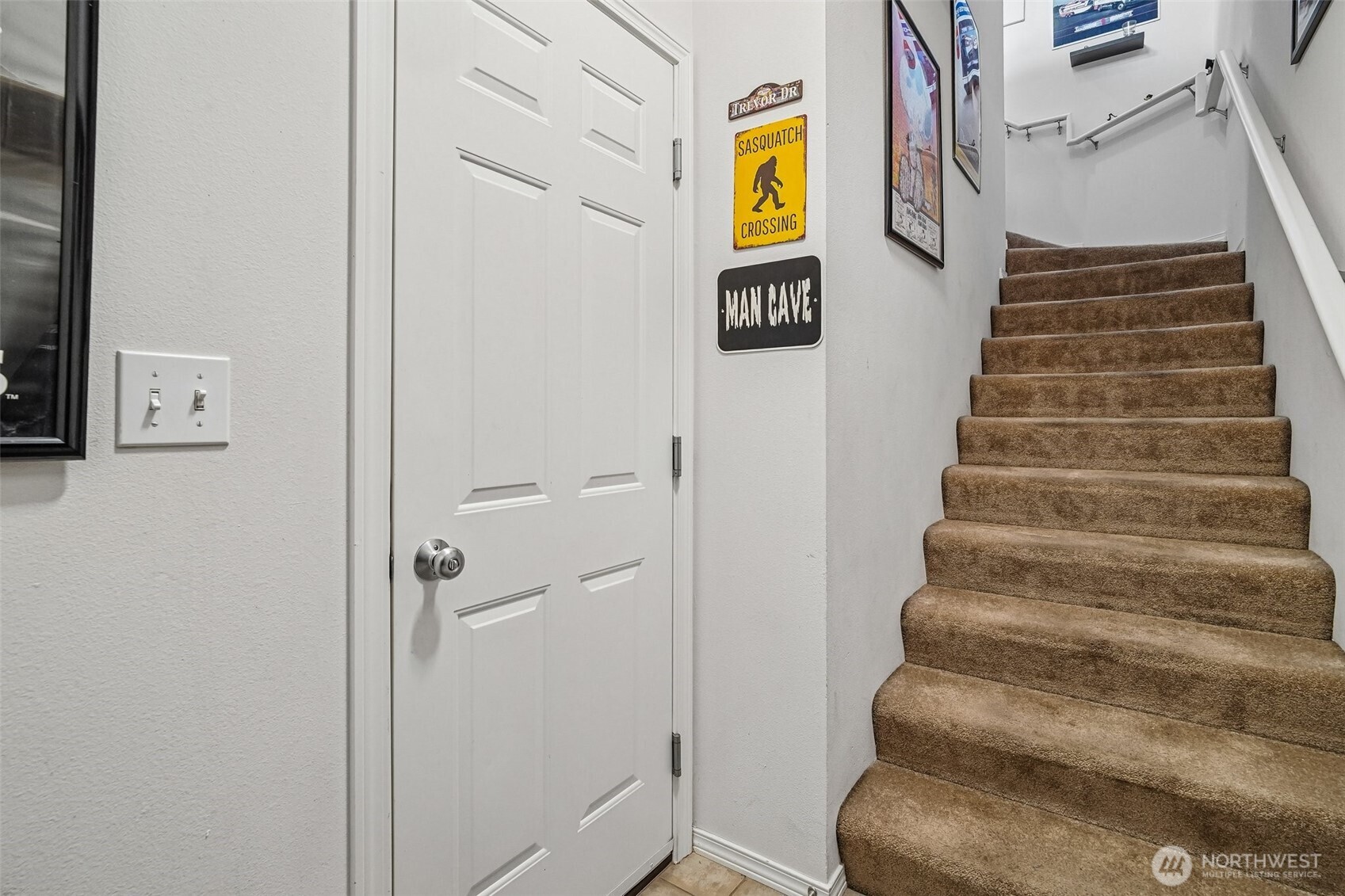 6443 Hazel Avenue C Property Photo 7