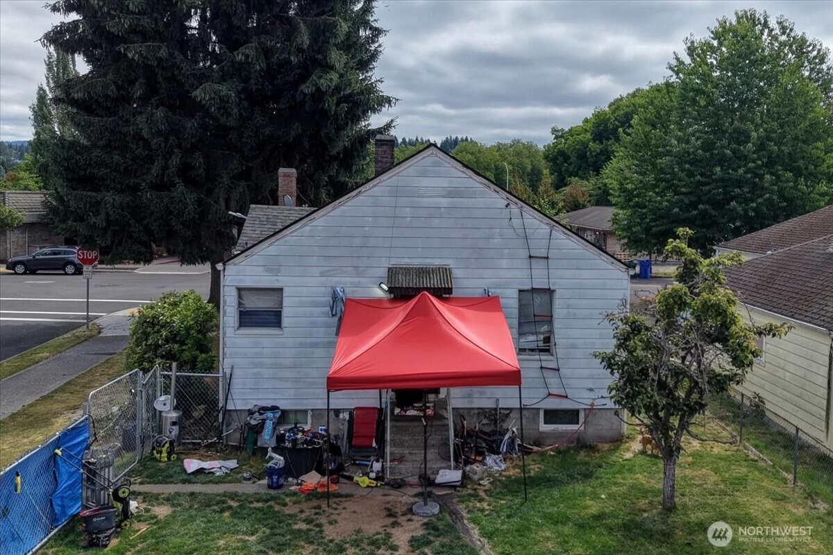 75 Williams Avenue Property Photo 4
