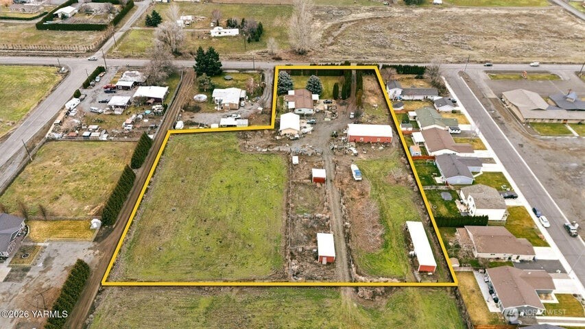 7703 Ahtanum Road Property Photo 4