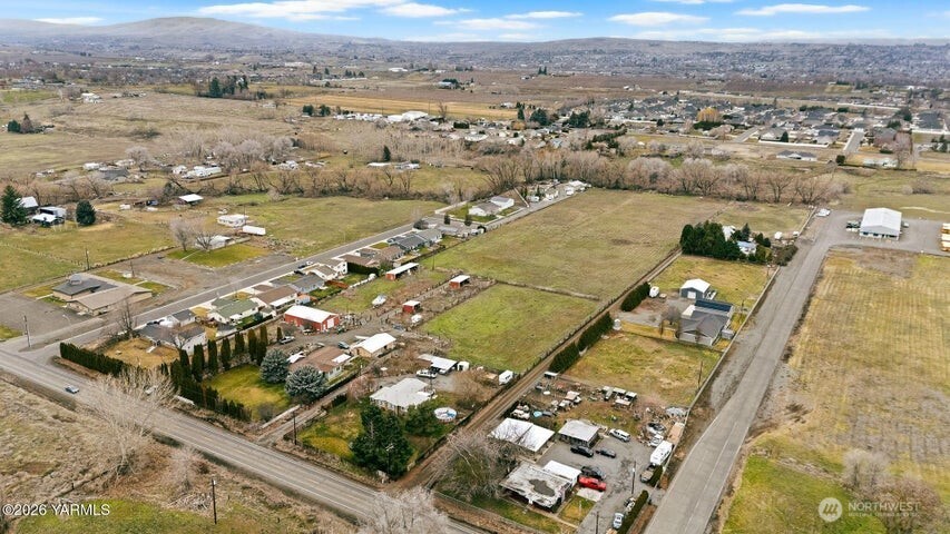 7703 Ahtanum Road Property Photo 8