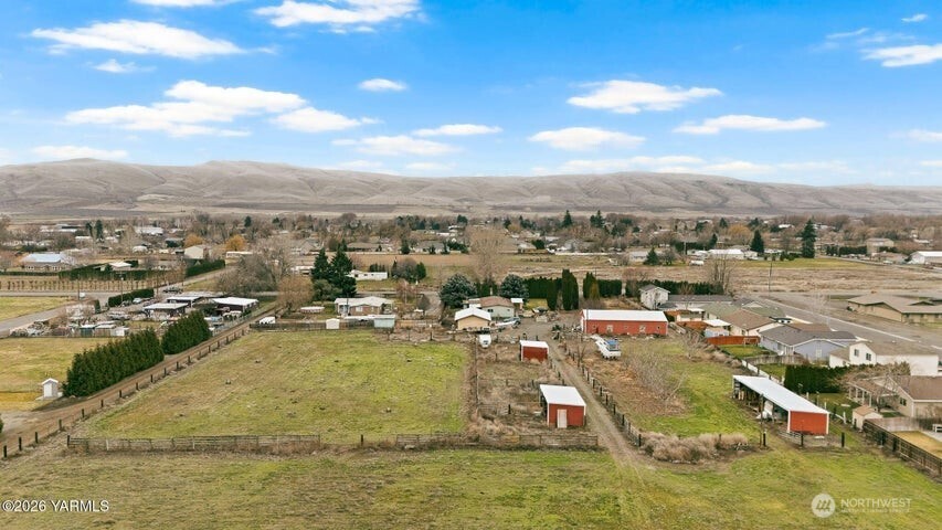 7703 Ahtanum Road Property Photo 11
