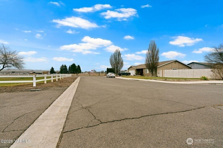 7703 Ahtanum Road Property Photo 14