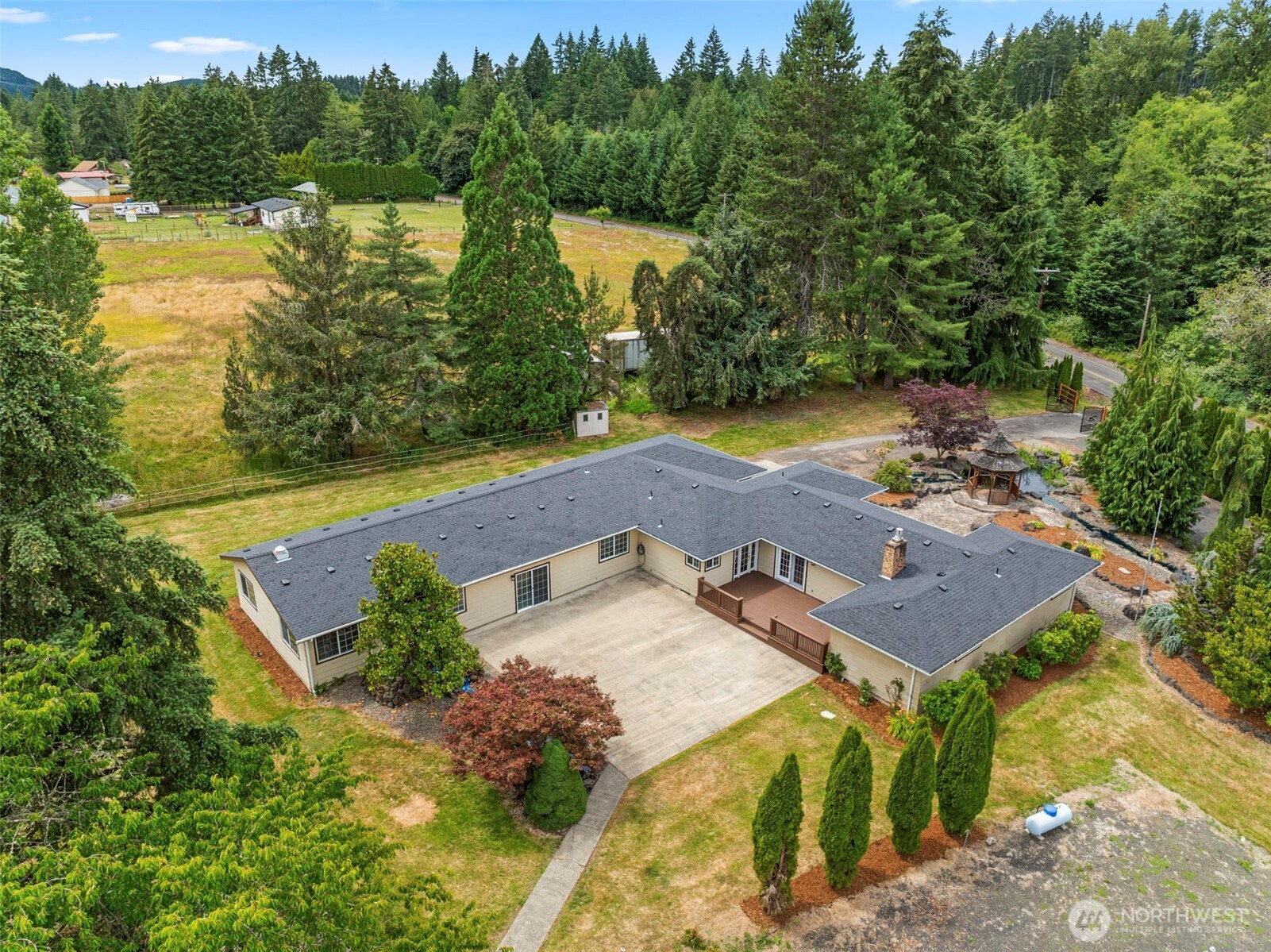 863 Byham Road Property Photo 4