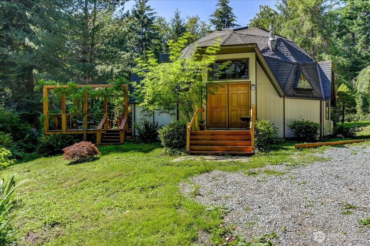 3971 SE Camano Drive