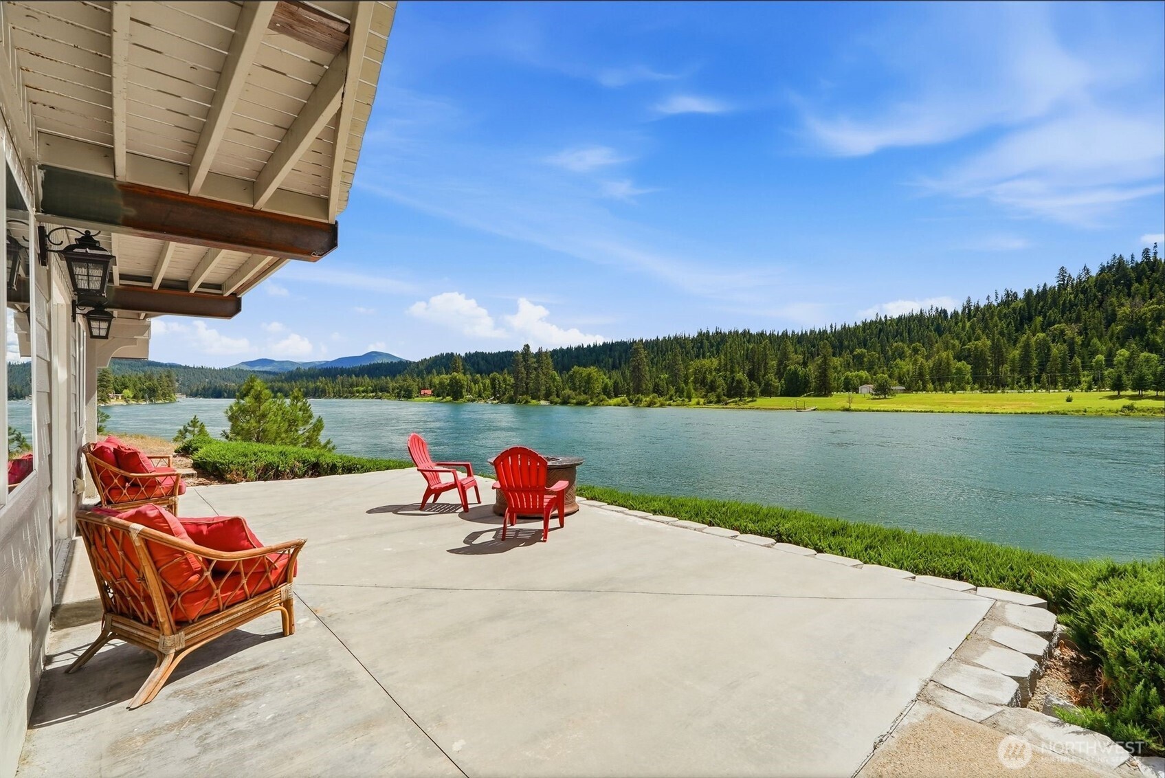 128 S River Rd Property Photo 22