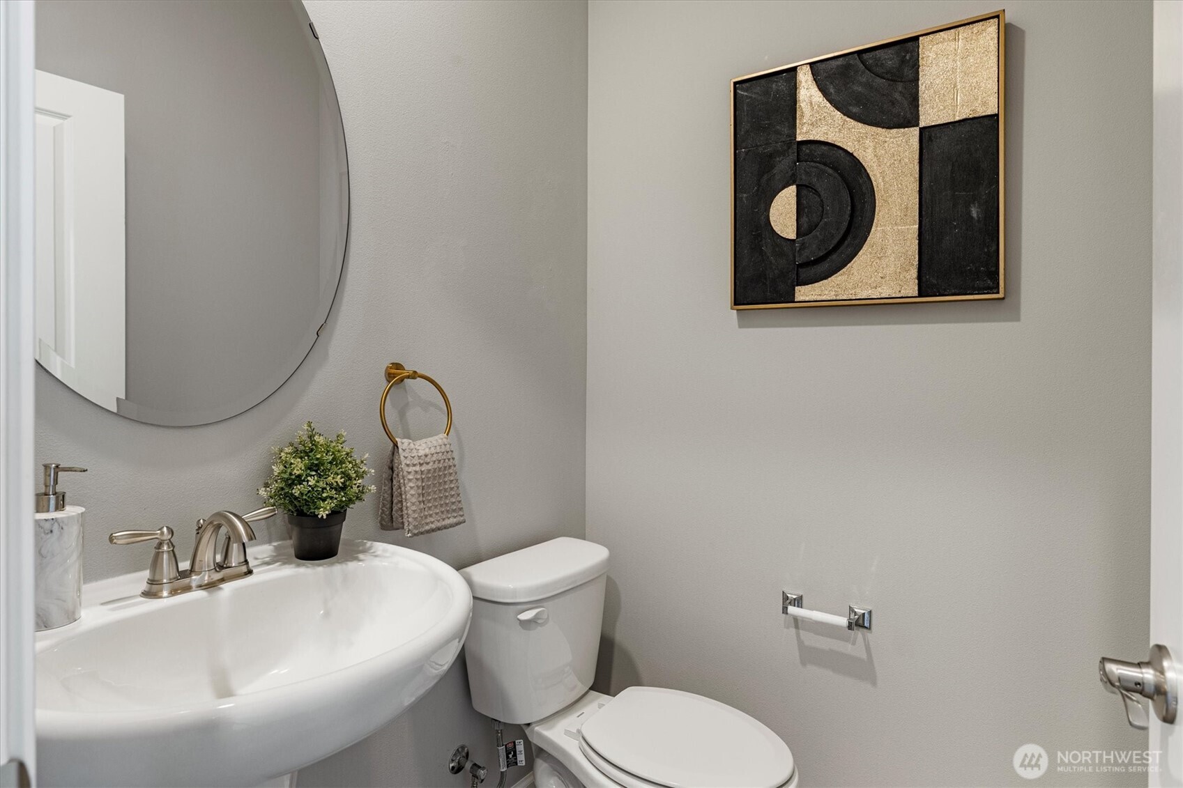 515 Clark Avenue Property Photo 7