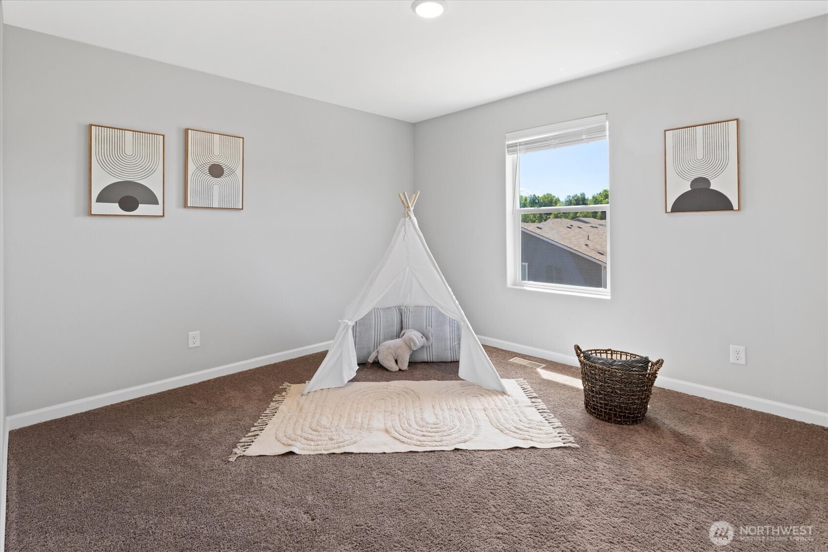 515 Clark Avenue Property Photo 27