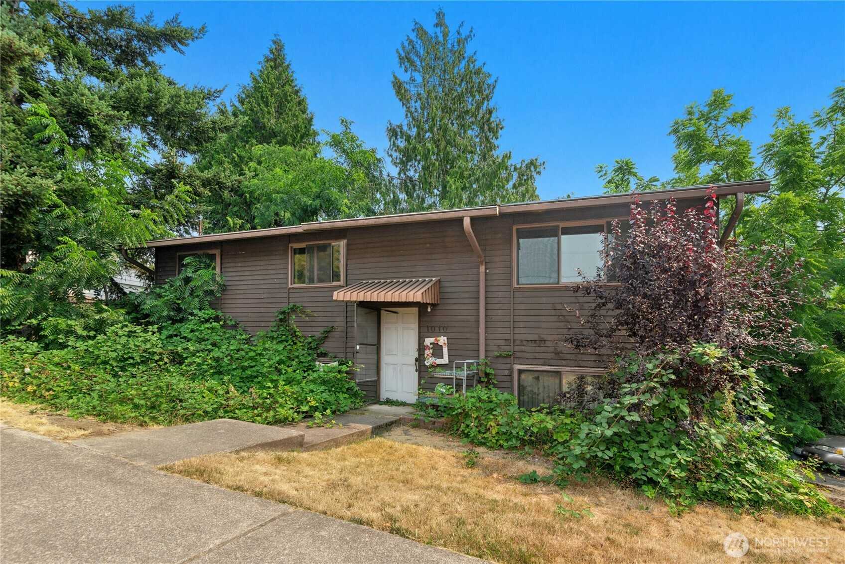 1010 2nd Street Property Photo 1