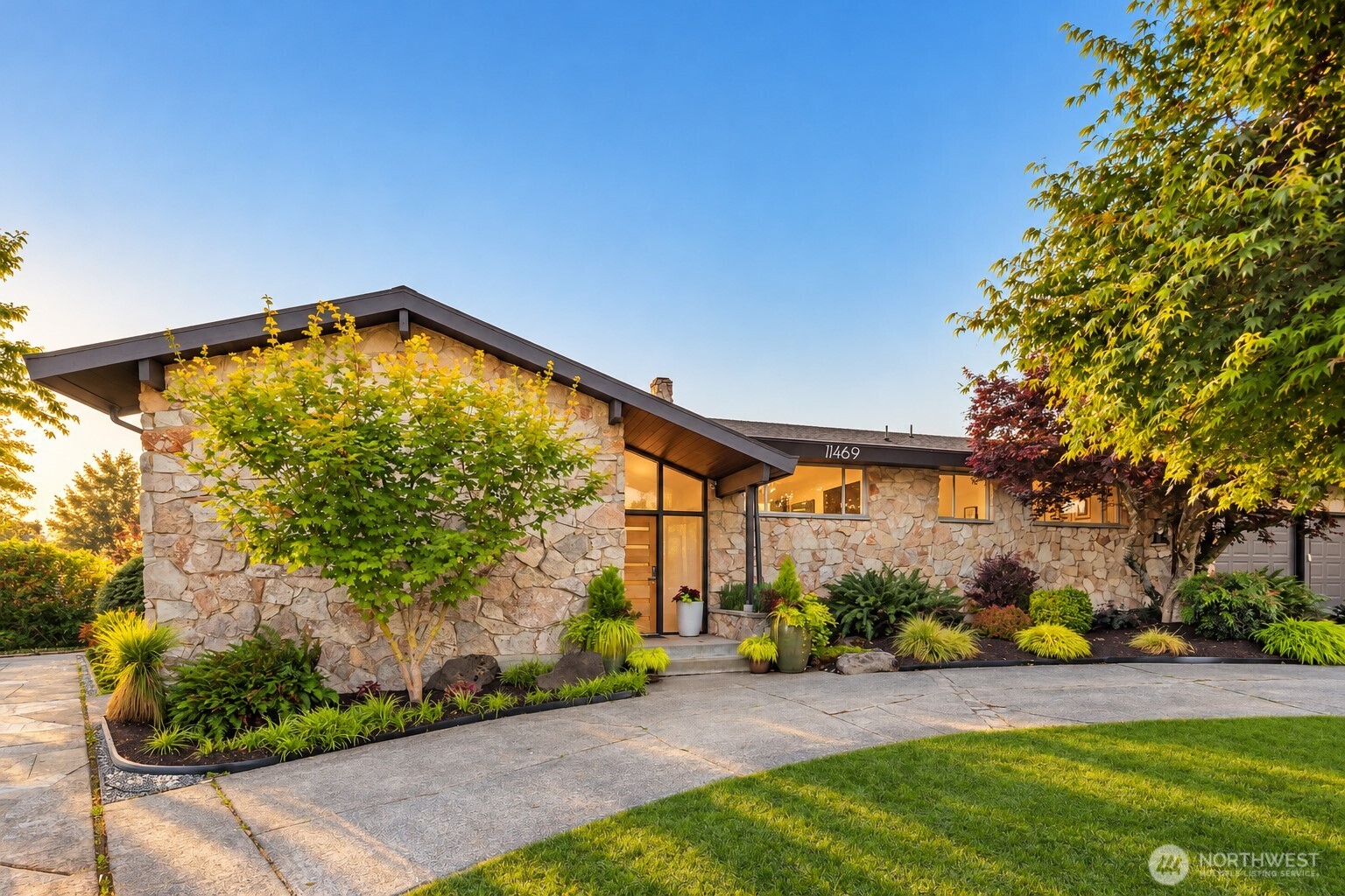 11469 Marine View Drive