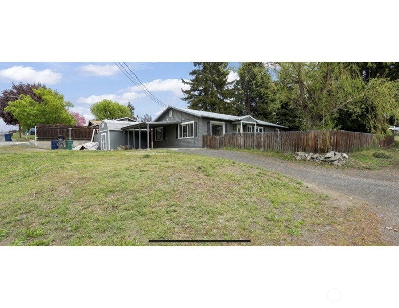 1591 Ne 3rd Street Property Photo 4