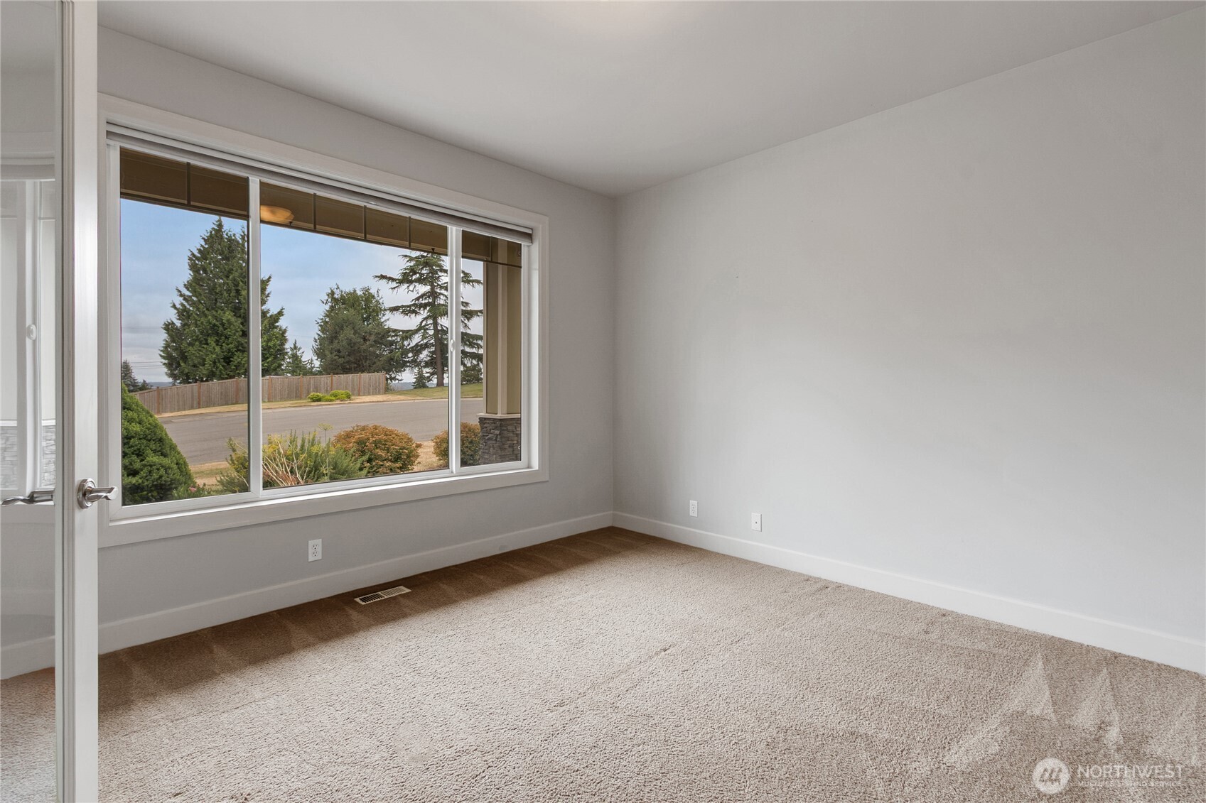 6423 3rd Street Ct Property Photo 7