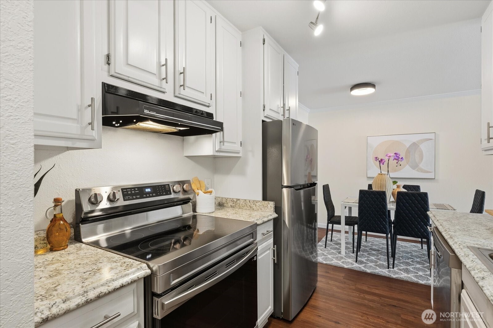 515 Lake Street 102 Property Photo 21
