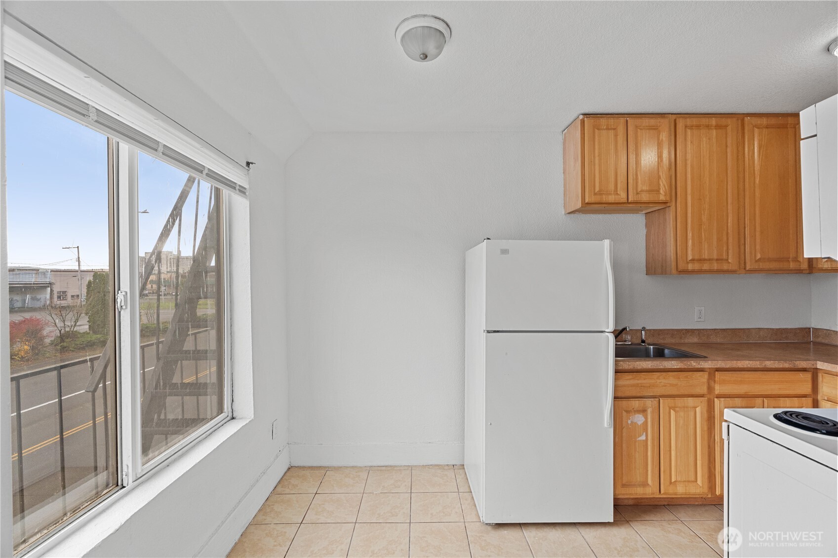 201 N F Street Property Photo 6