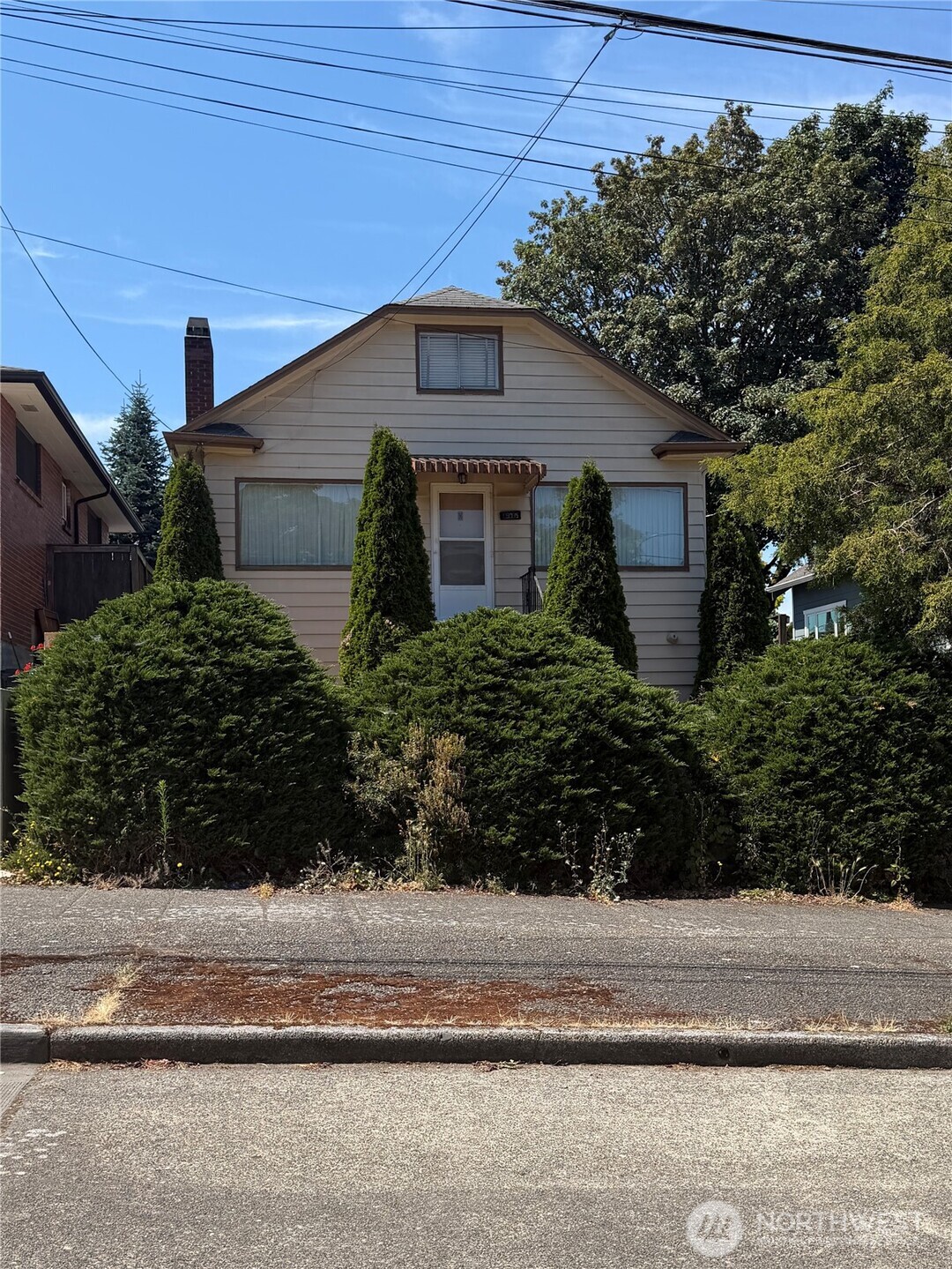 3715 40th Avenue Property Photo 1