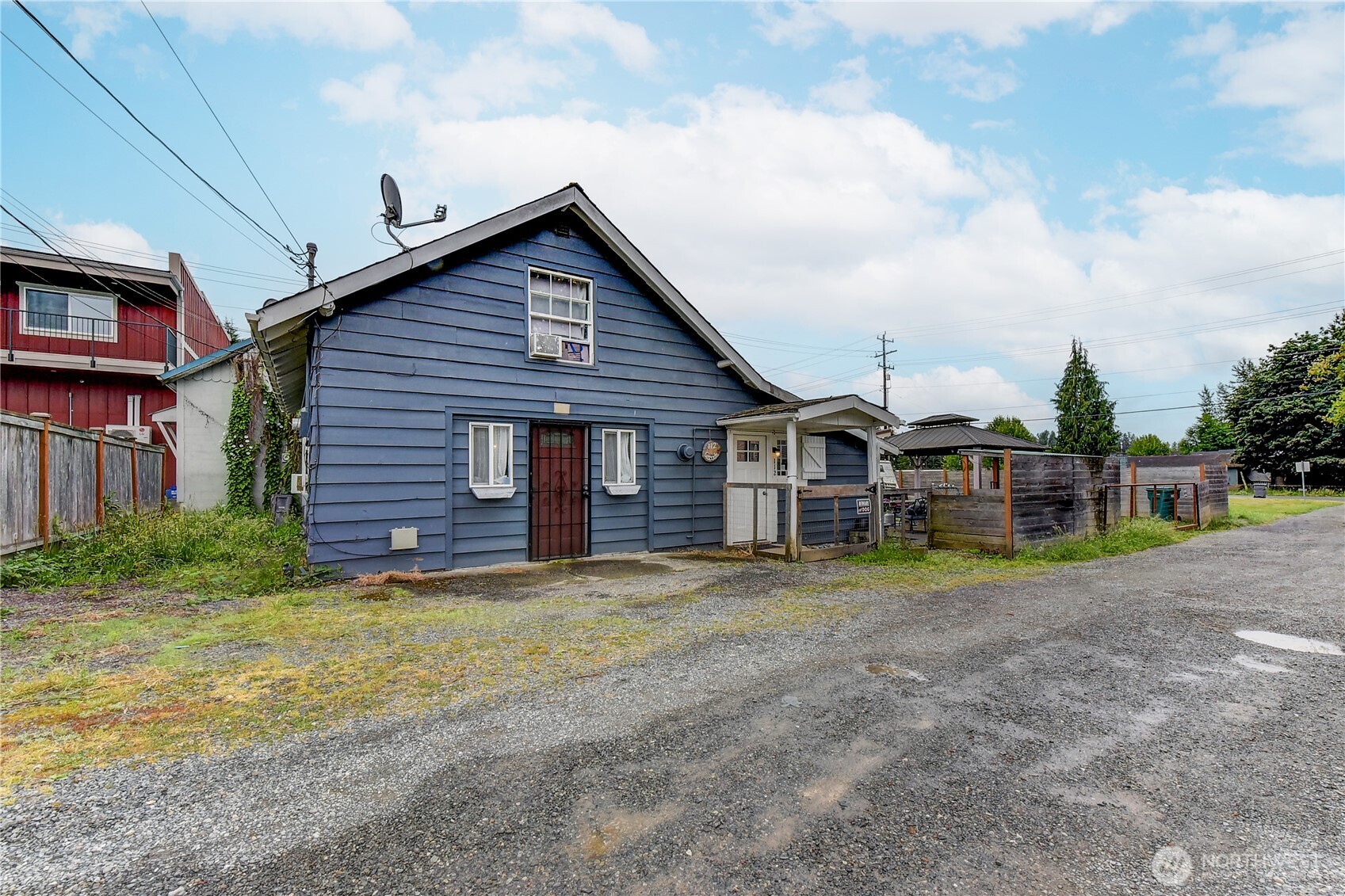 112 Cascade Avenue Property Photo 2