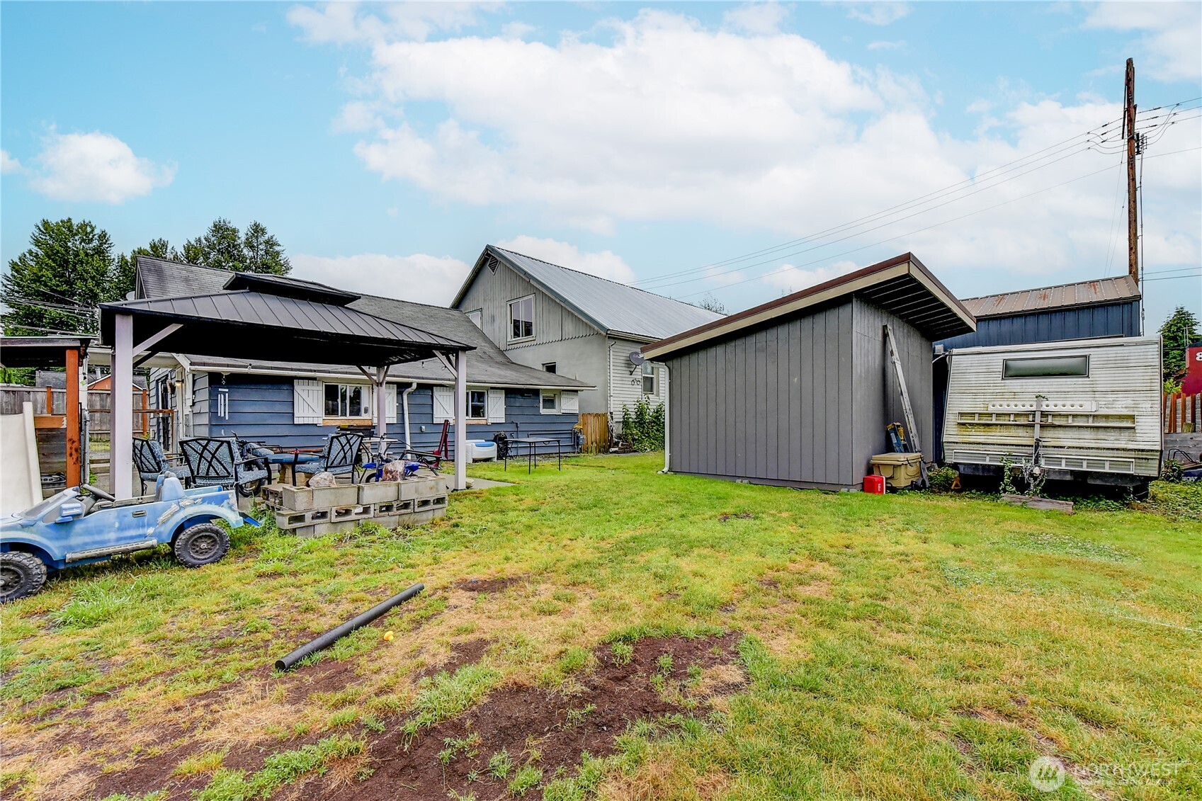 112 Cascade Avenue Property Photo 4