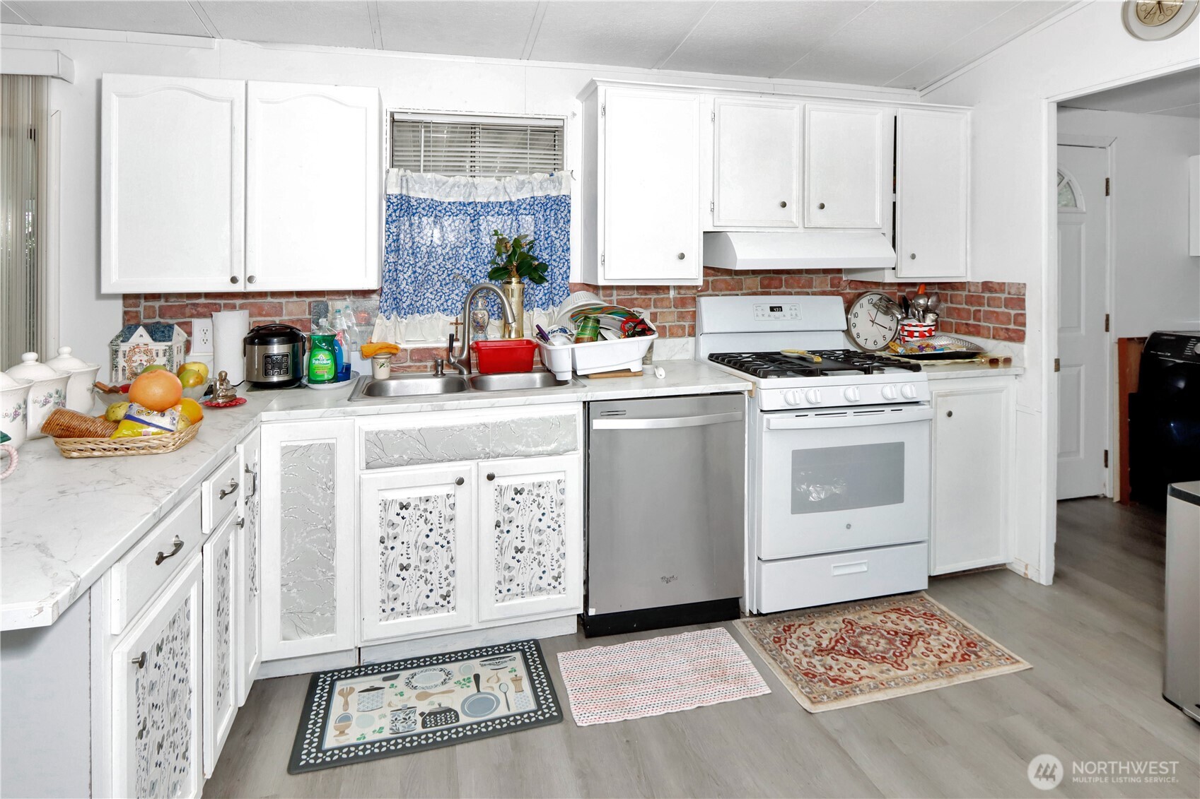 1298 Ne Steele Creek Drive Property Photo 6
