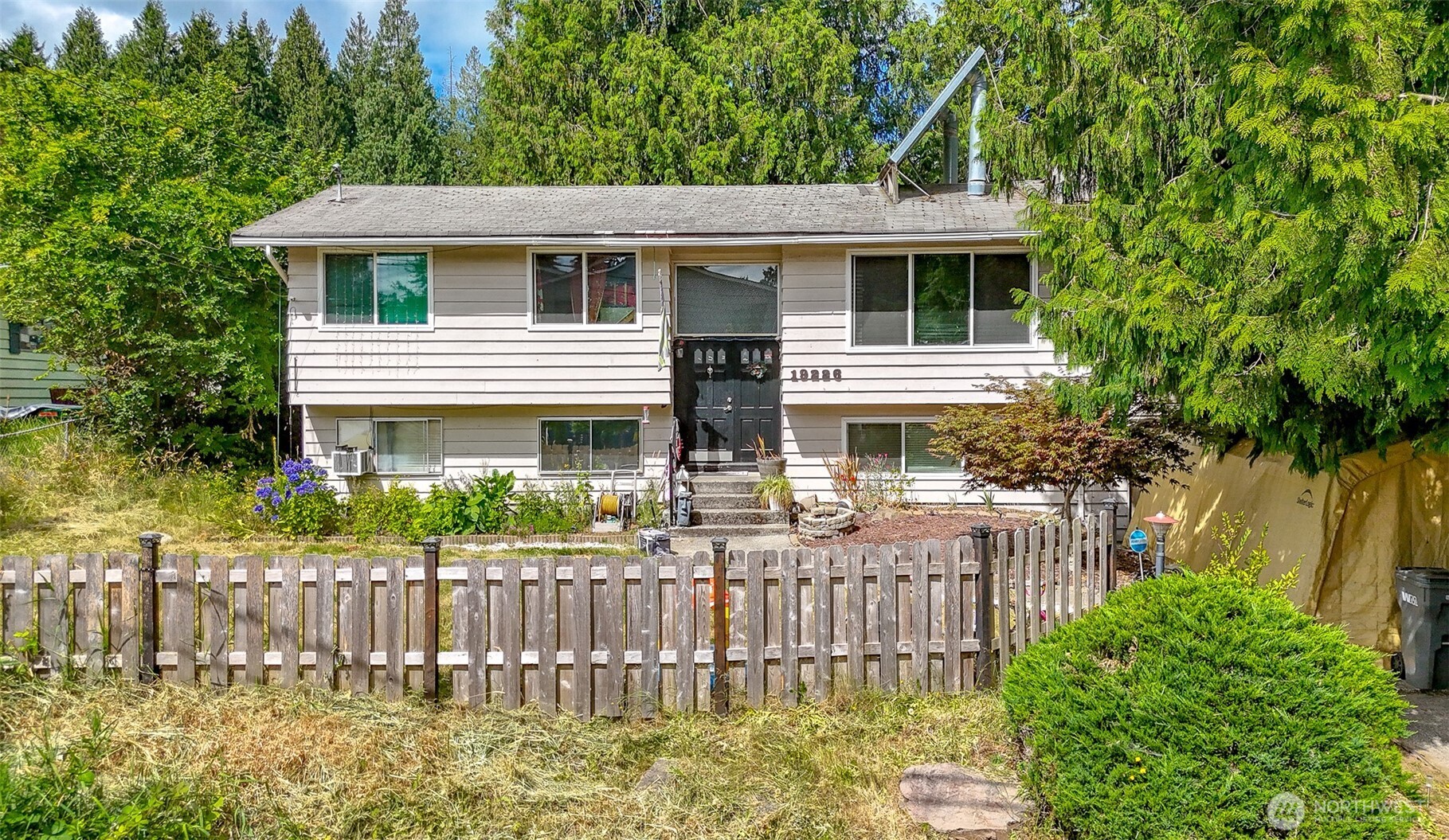19226 7th Avenue Property Photo 2