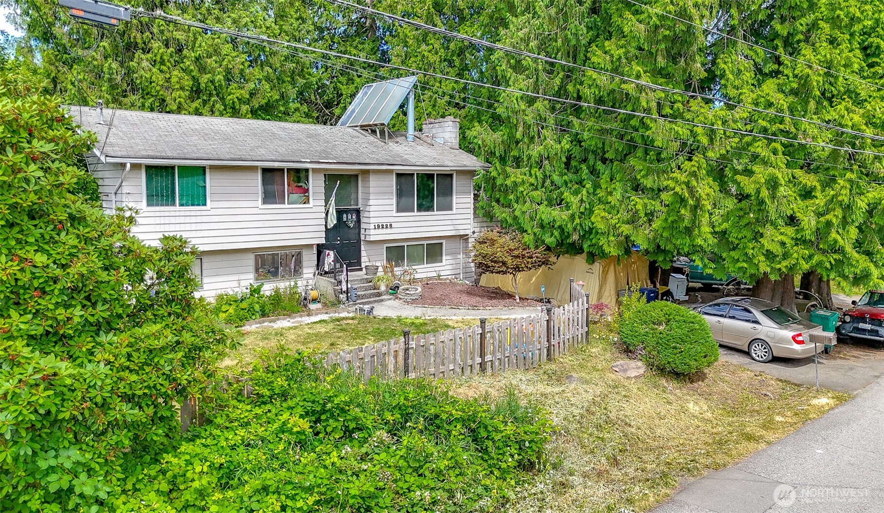 19226 7th Avenue Property Photo 4