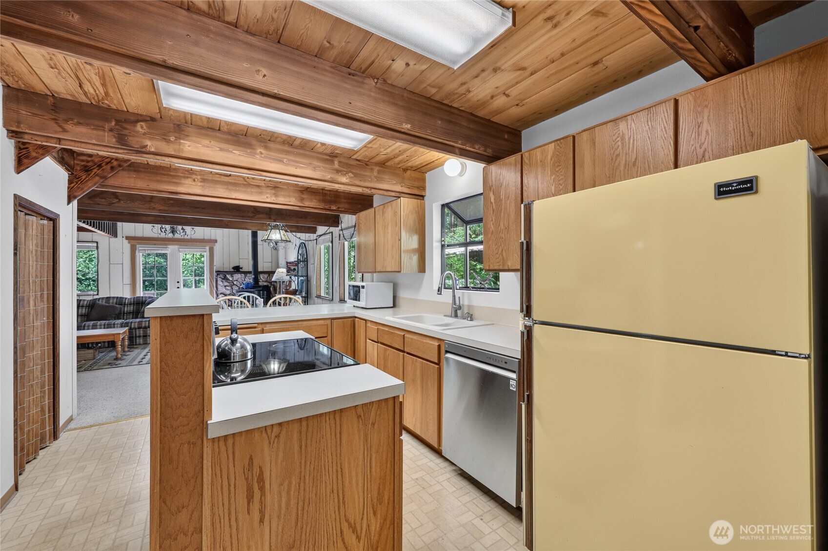 101 Cascade Drive Property Photo 10
