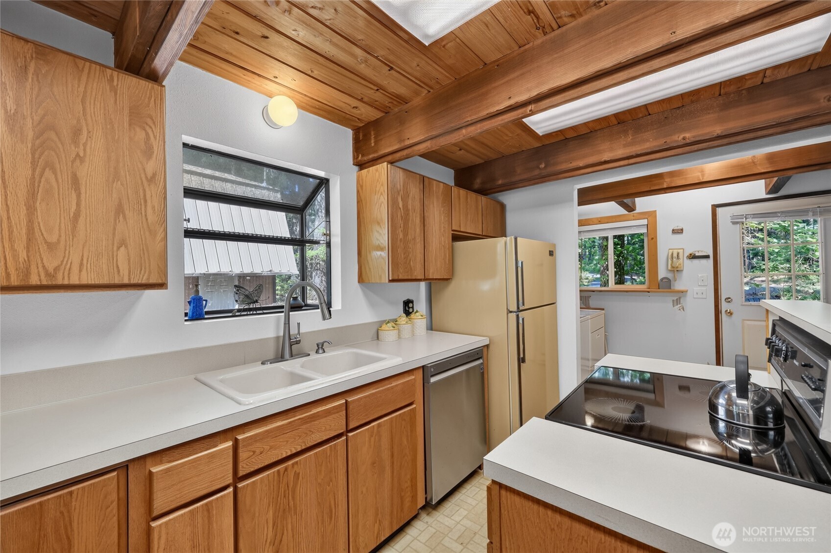 101 Cascade Drive Property Photo 12