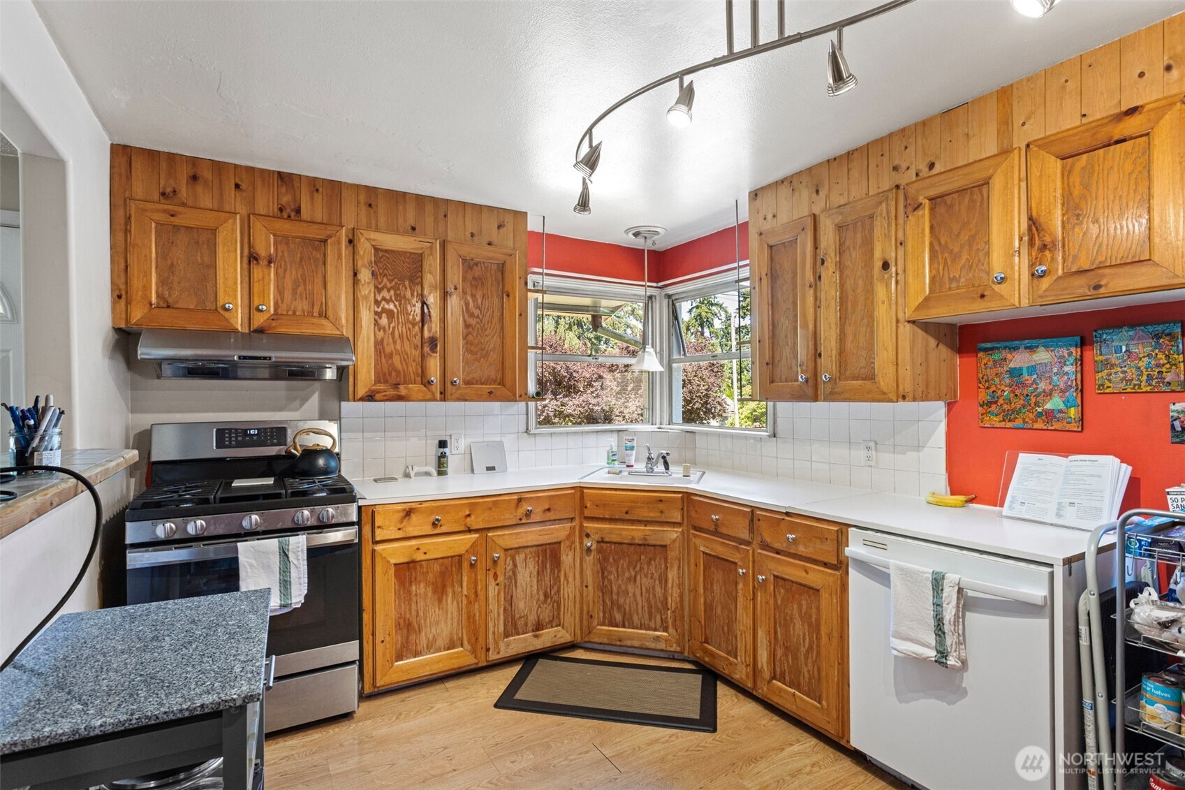 18042 10th Avenue Property Photo 8