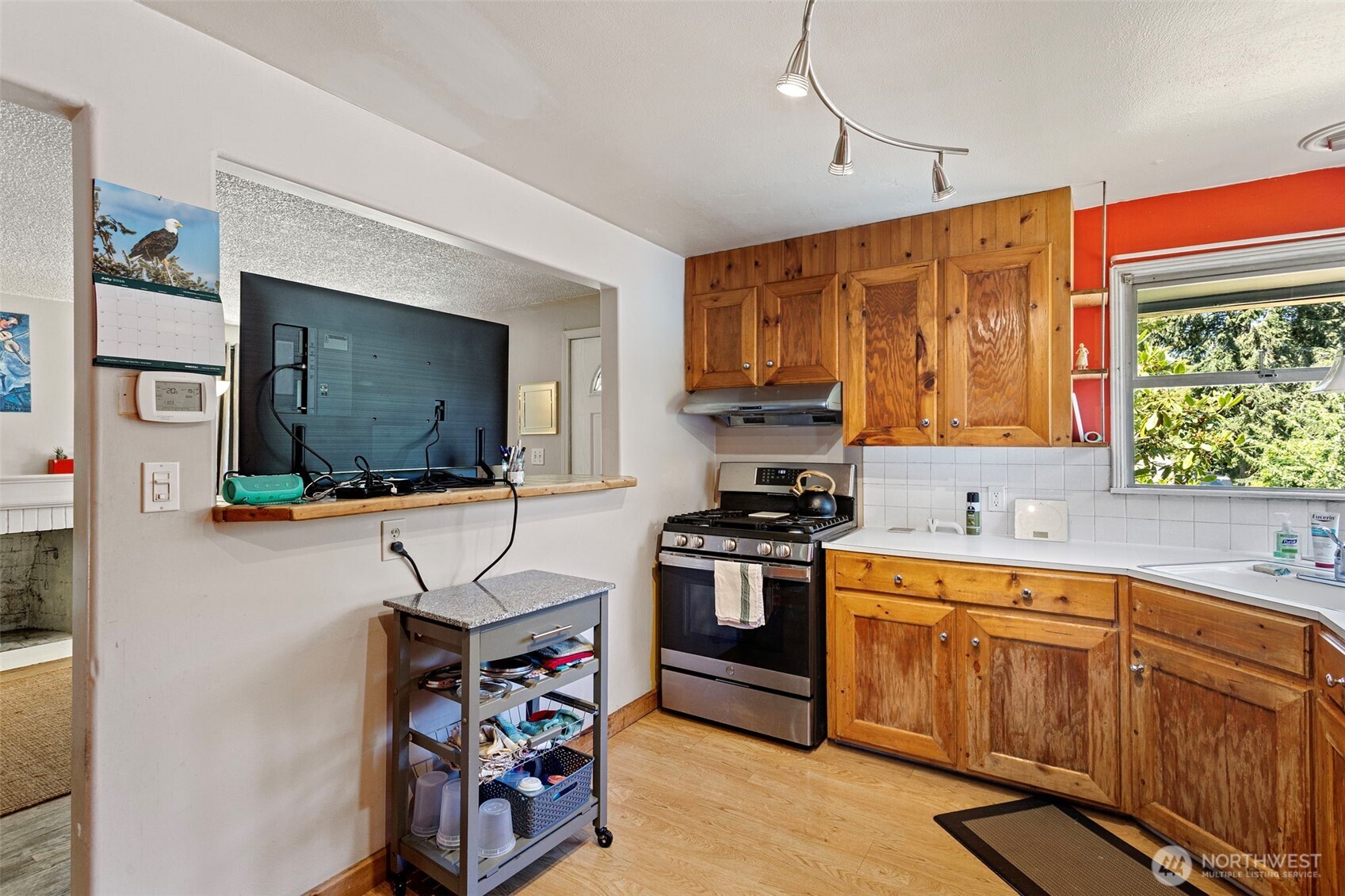 18042 10th Avenue Property Photo 9