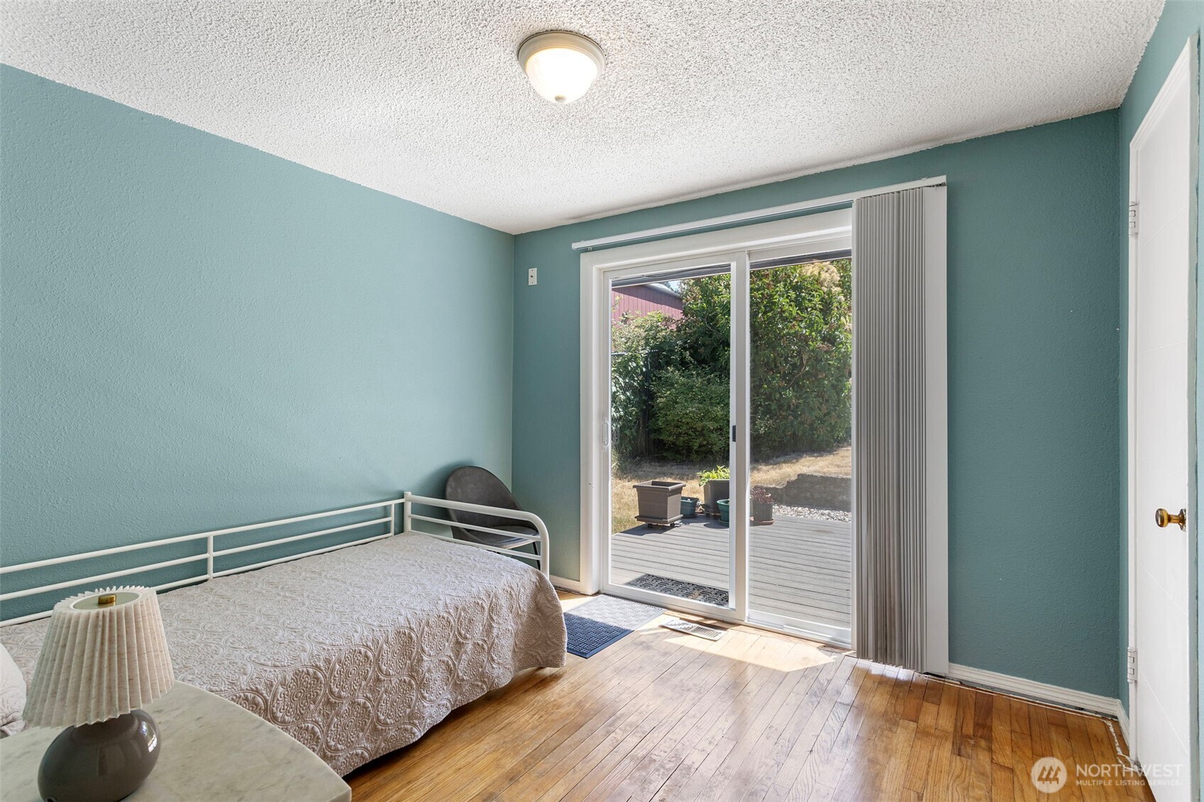 18042 10th Avenue Property Photo 18